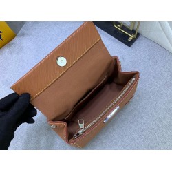 M58931 ヴィトン バッグCluny サイズ：20 x 16 x 7.5cm