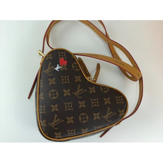 M45149 ヴィトン バッグNicolas Ghesquière Monogram サイズ：22.0 × 20.0 × 6.0 cm