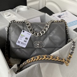 CHANEL 19シャネル バッグ サイズ:30cm 11