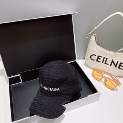 バレンシアガ帽子 Balenciaga