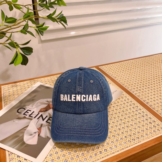 バレンシアガ帽子 Balenciaga