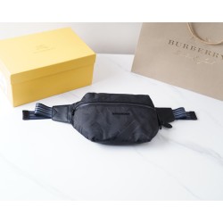 Burberryバーバリー財布 サイズ：30x15cm