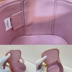 セリーヌ 財布 レディース CELINE ラウンドファスナー長財布 サイズ：9.5 X 8 X 9cm