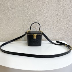 セリーヌ 財布 レディース CELINE ラウンドファスナー長財布 サイズ：9.5 X 8 X 9cm