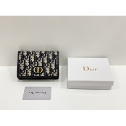 Dior 2055クリスチャンディオール財布  サイズ：13.5x9.5x3.5cm