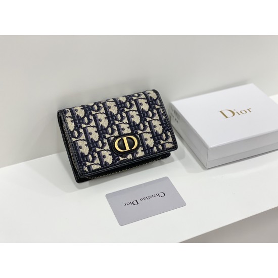 Dior 2055クリスチャンディオール財布  サイズ：13.5x9.5x3.5cm