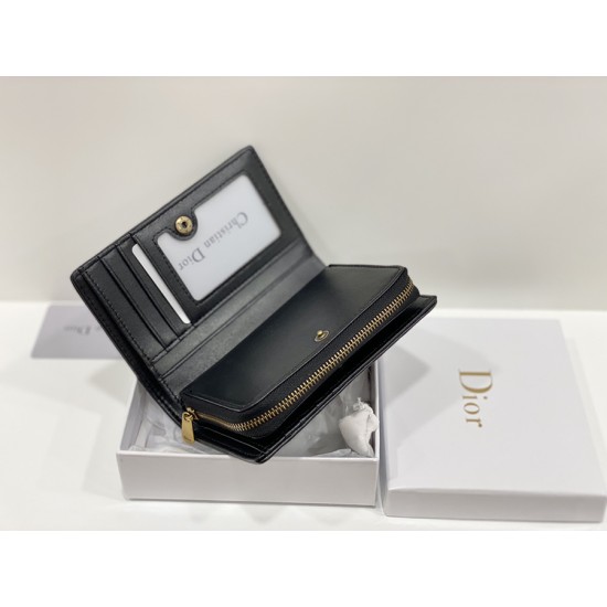 Dior 2055クリスチャンディオール財布  サイズ：13.5x9.5x3.5cm