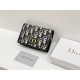 Dior 2055クリスチャンディオール財布  サイズ：13.5x9.5x3.5cm