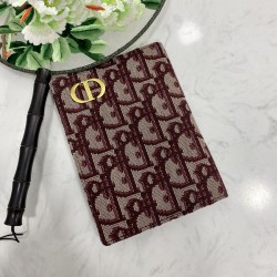 diorクリスチャンディオール財布  サイズ：10X14cm